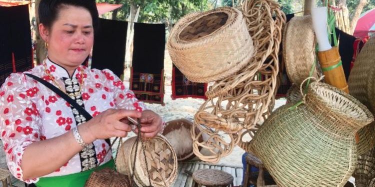 Mây tre đan đồng bào thái