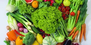 10 thực phẩm giúp sĩ tử có đôi mắt sáng khỏe